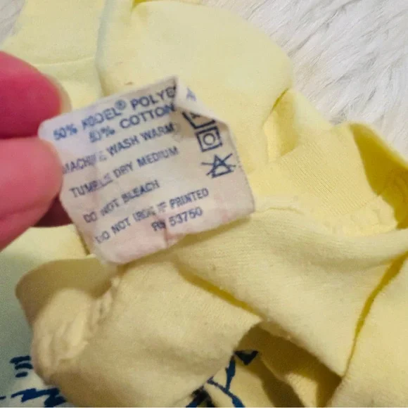 🔥SOLD🔥VINTAGE 70s Butter Yellow Single Stitch Graphic Tee - Picture 7 of 7